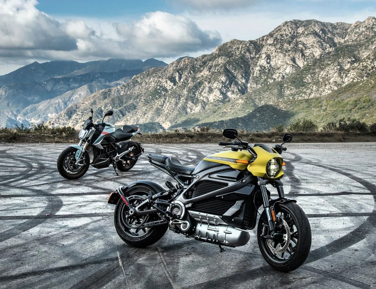 Zero-Harley-Gear-Patrol-Group-650
