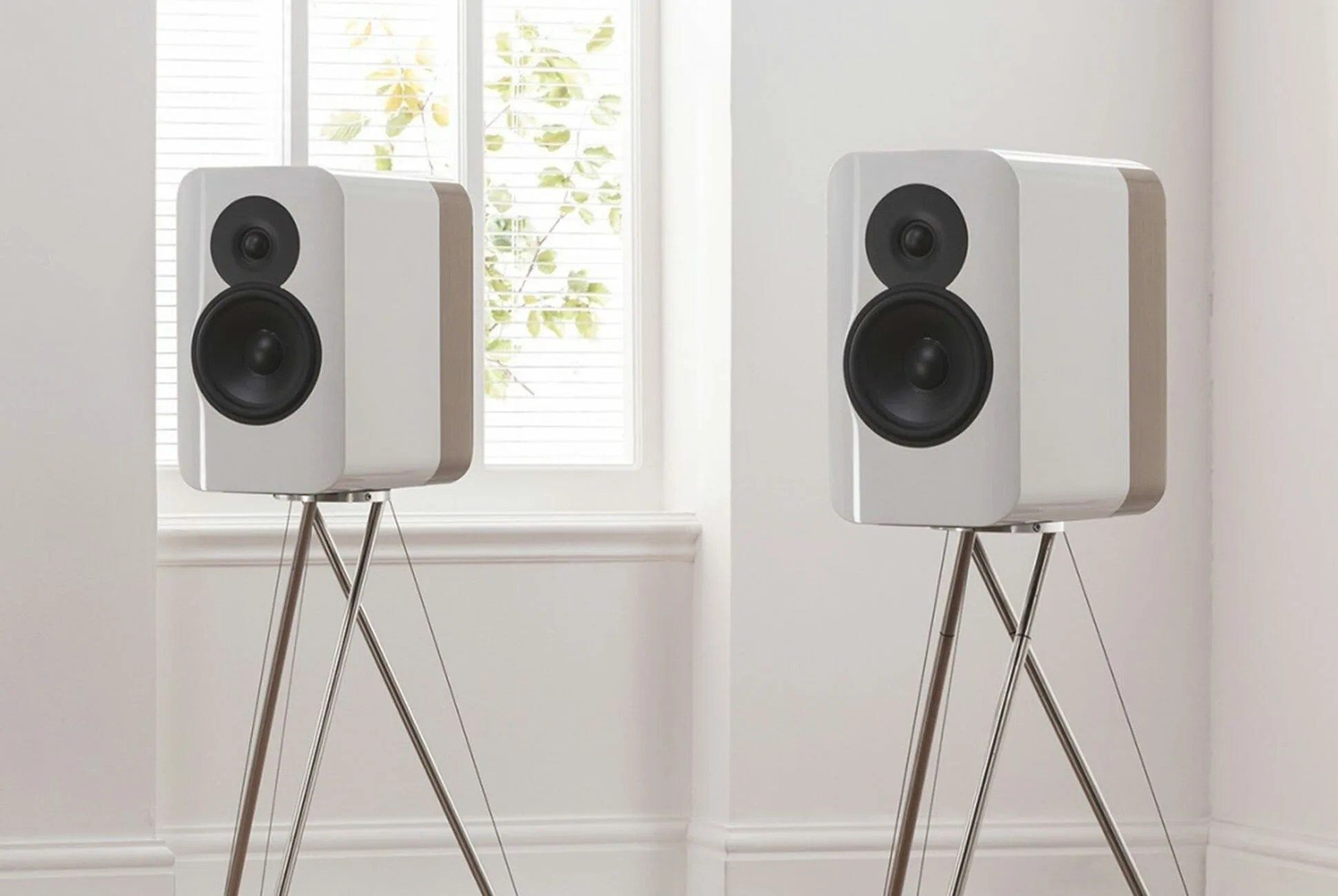 Bookshelf-Speakers-Refresh-gear-patrol-lead-full-2