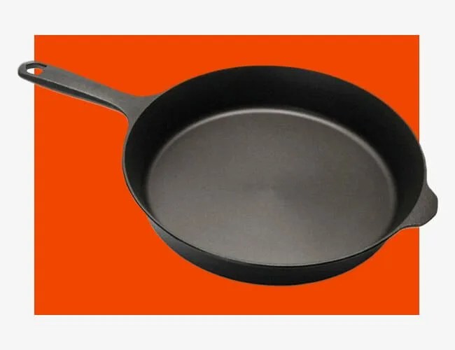 Field-Cast-Iron-Skillet-gear-patrol-lead-feature-2