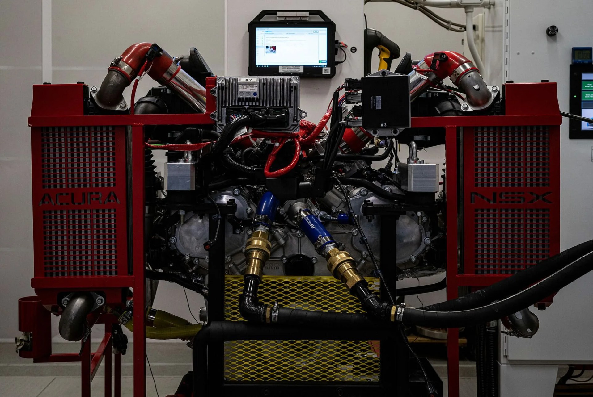 Cross-Country-Acura-NSX-gear-patrol-ambience-6