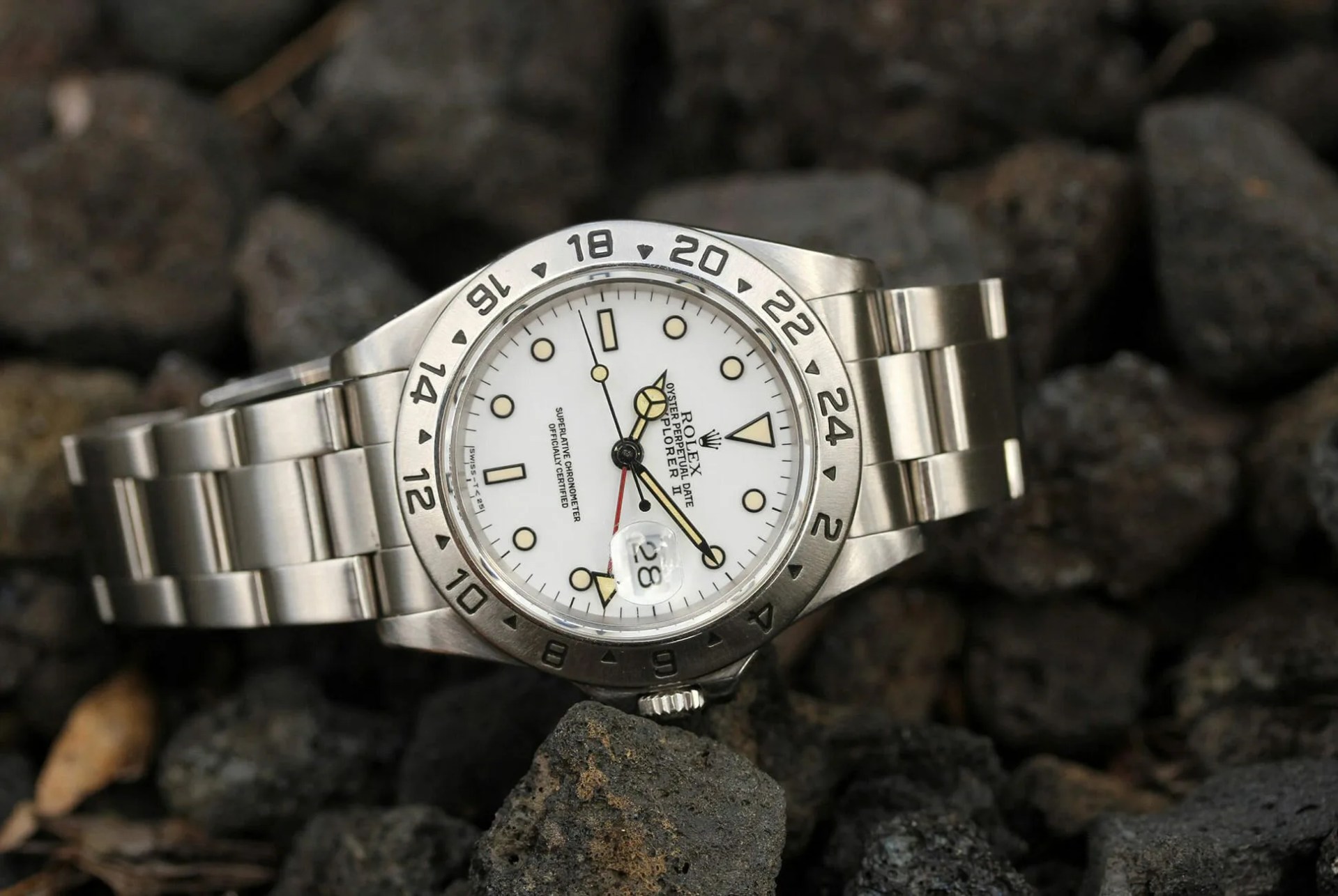 Found-A-Killer-Dive-Watch-gear-patrol-lead-full