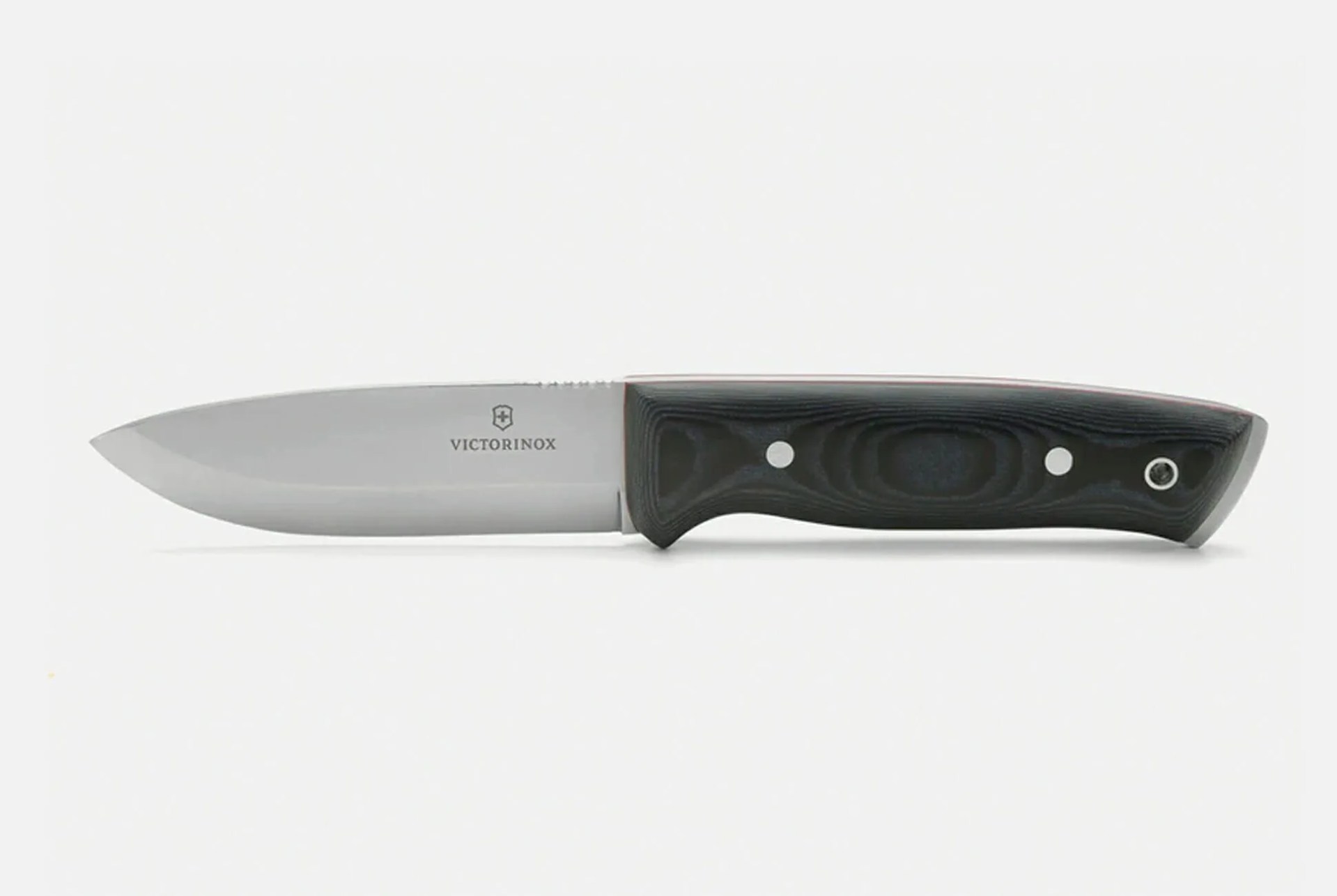 VICTORINOX-OUTDOOR-MASTER-KNIVES-gear-patrol-full-lead