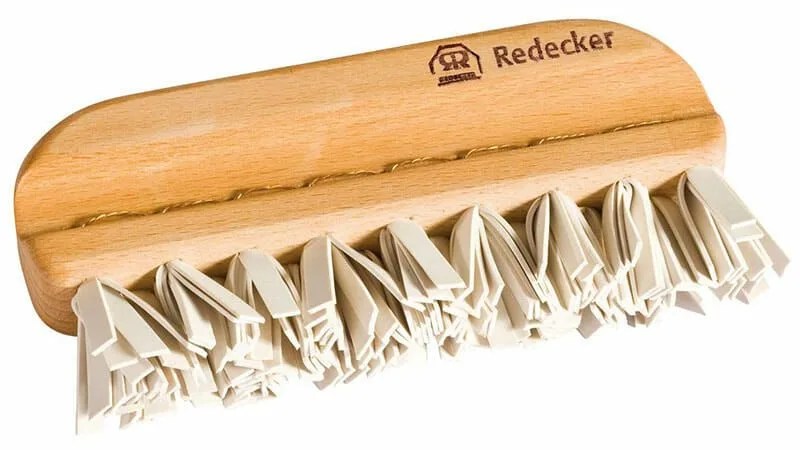Redecker-Natural-Lint-Brush-gear-patrol