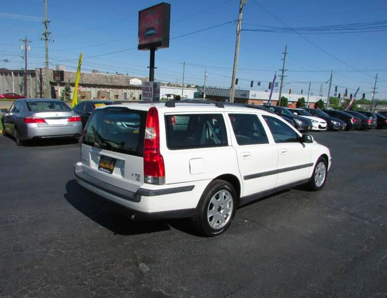 Used-Wagons-Under-10K-gear-patrol-Volvo-V70-T5