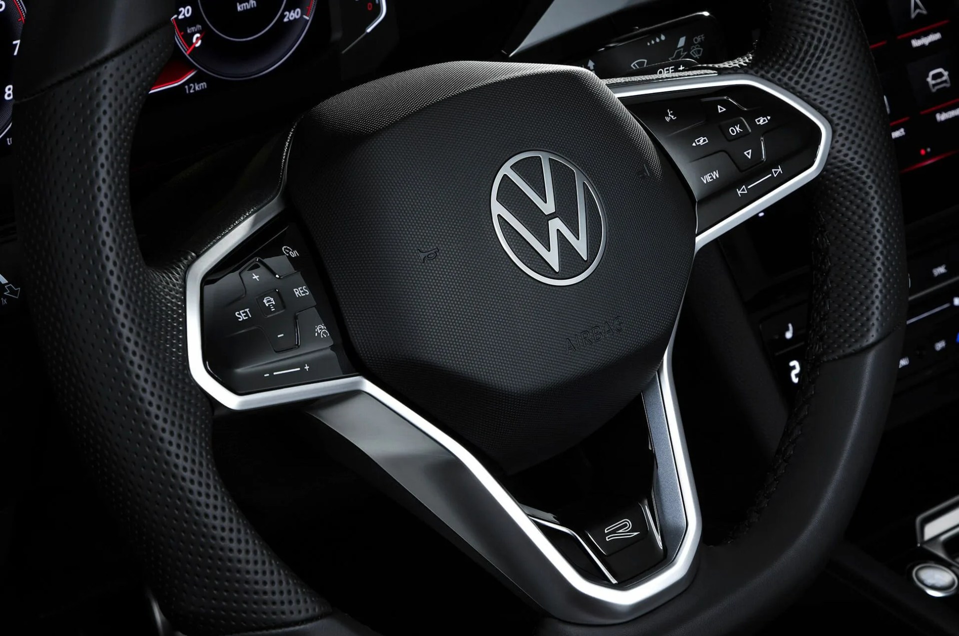 2021 vw arteon gear patrol slide 7