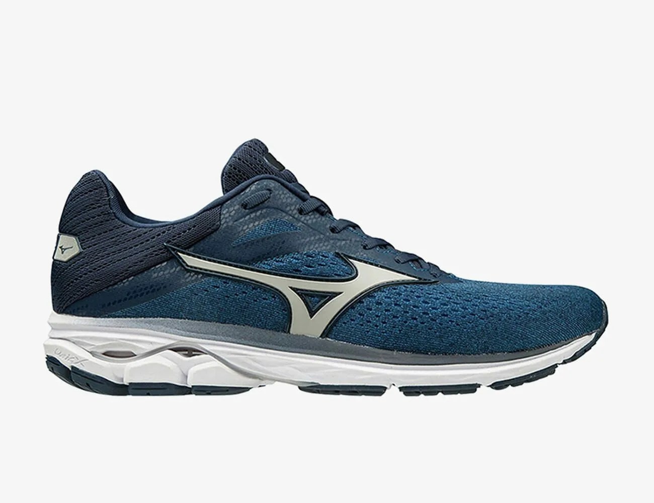 Mizuno-0625-Gear-Patrol