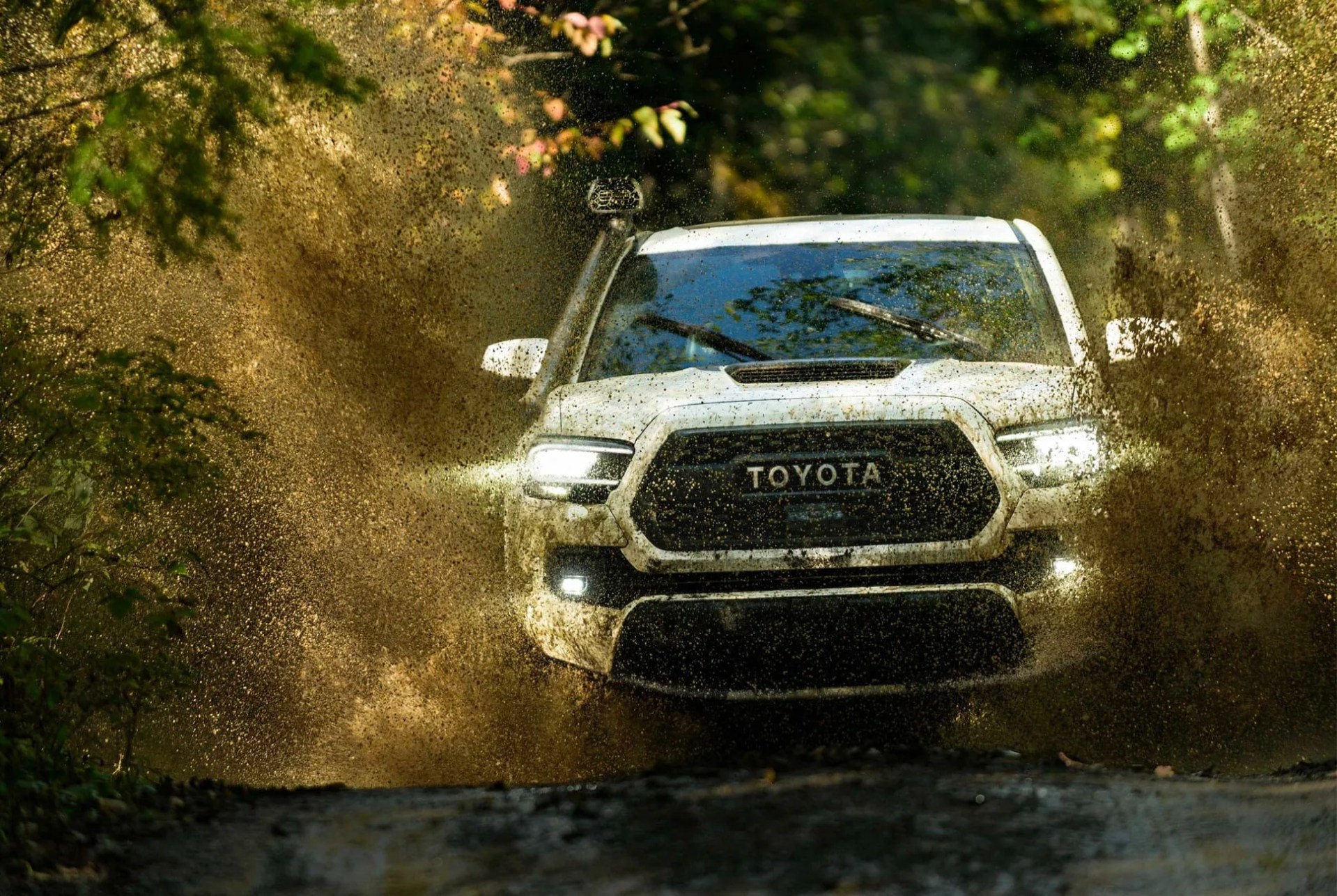 2020-Toyota-Tacoma-gear-patrol-lead-full