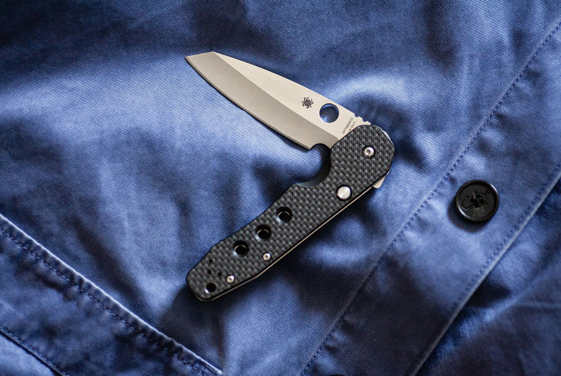 Use-Knife-as-Coat-Hook-gear-patrol-lead-full