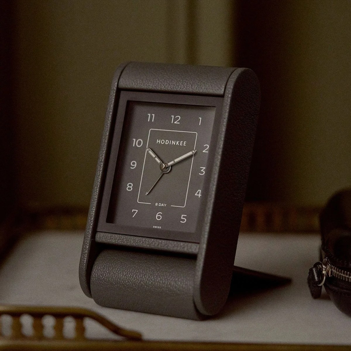 hodinkee-travel-clock-lead-