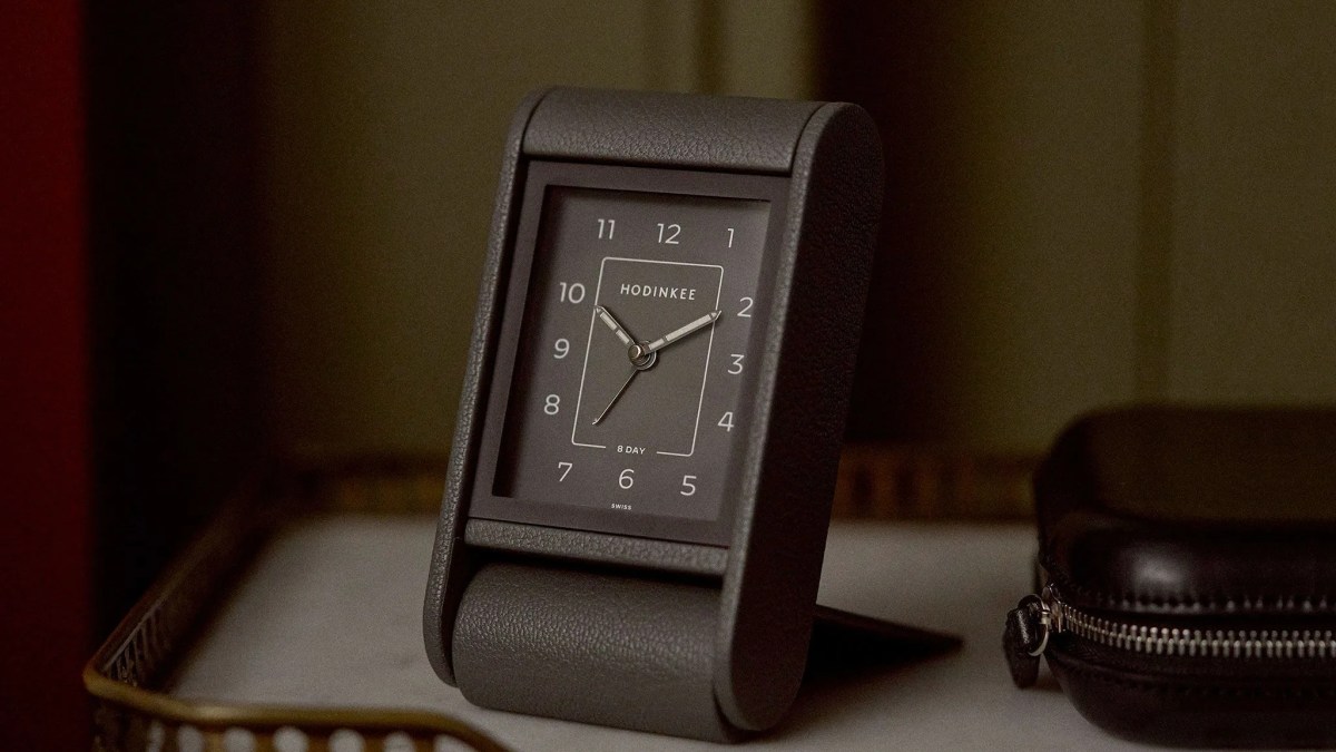 快適グッズ・旅行小物 HERVE HOUPLAIN Travel Clock hodinkee-travel-clock-lead-