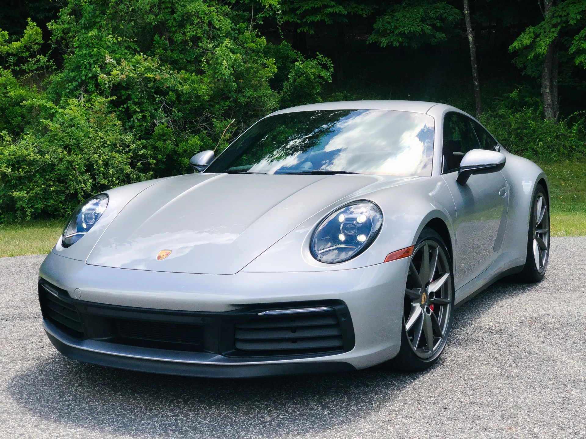 silver porsche 911