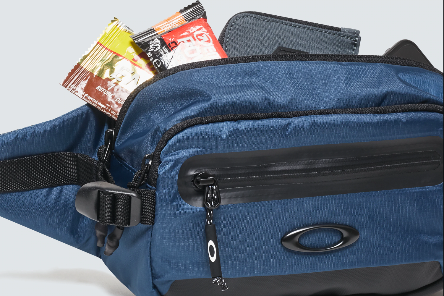 oakley outdoor belt bag