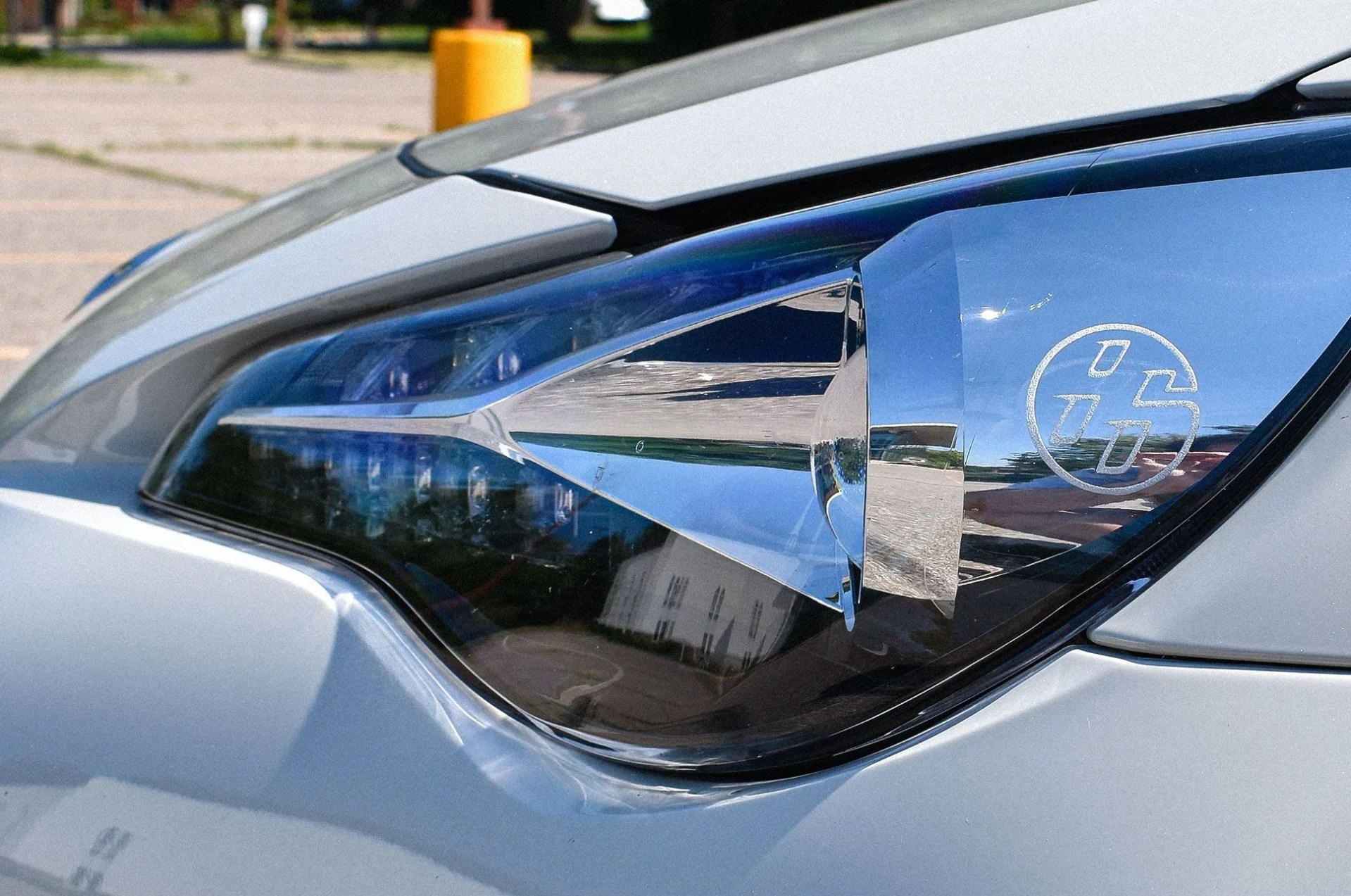 toyota 86 white sportscar