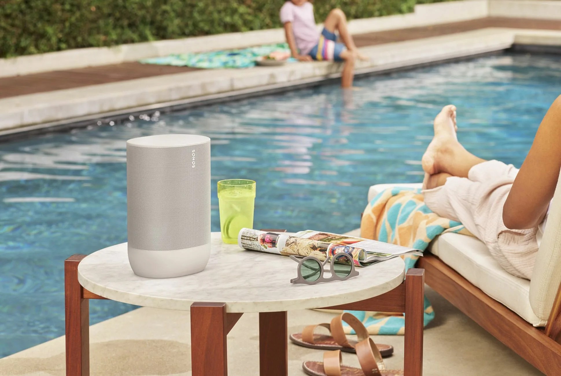 Sonos-Move-White-Gear-Patrol-Lead-Full