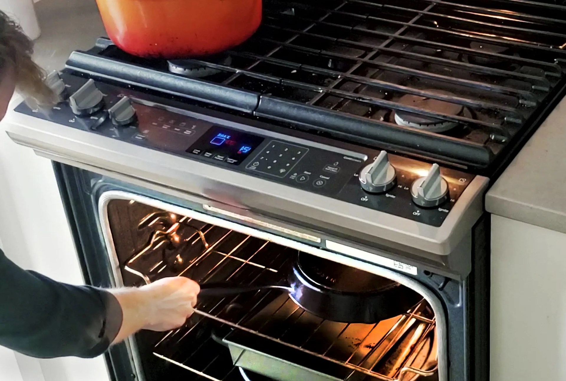 how to season a cast iron skillet