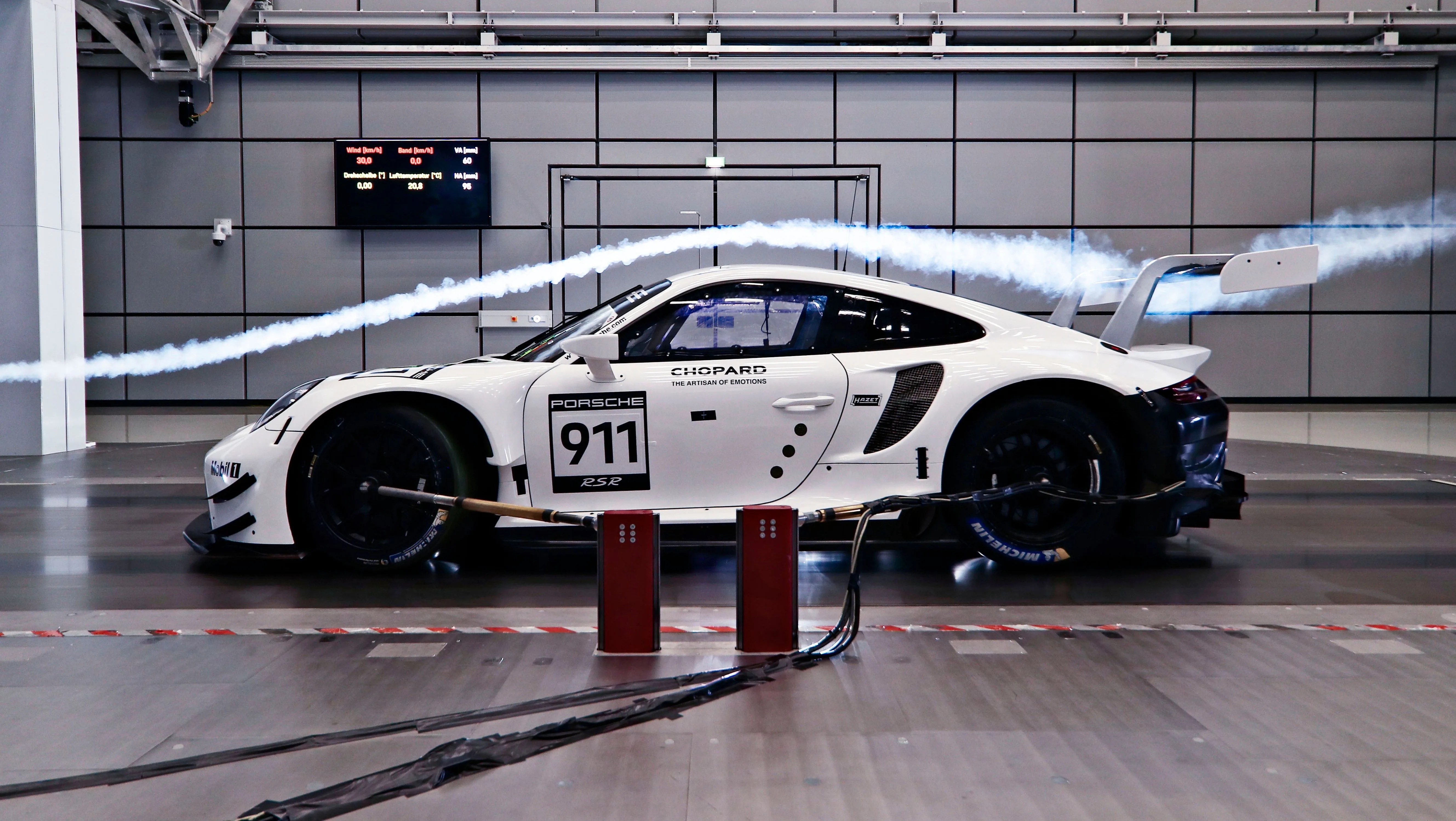 porsche 911 wind tunnel