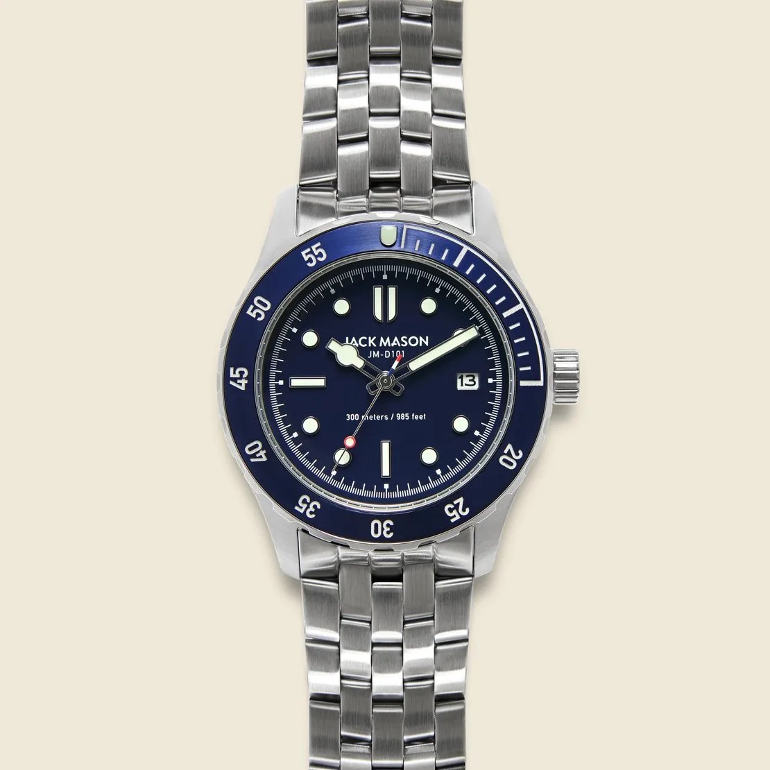 dive style watch on bracelet