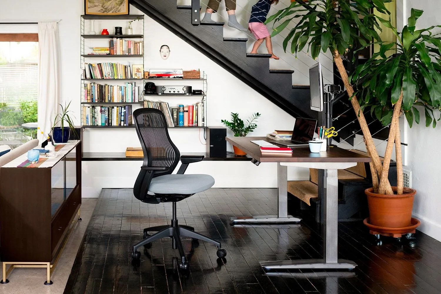 fully desk