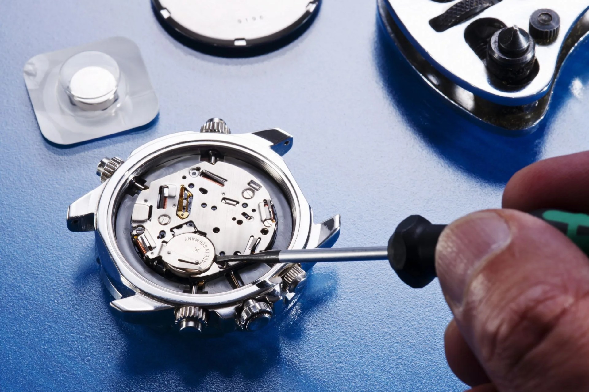 open wristwatch for a battery change