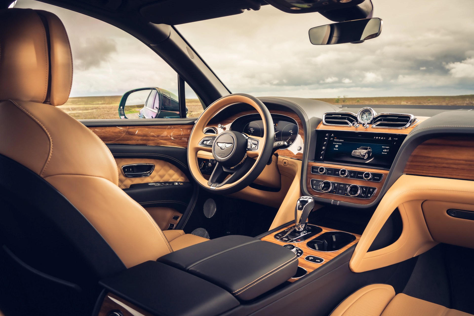 2021 bentley bentayga v8 interior