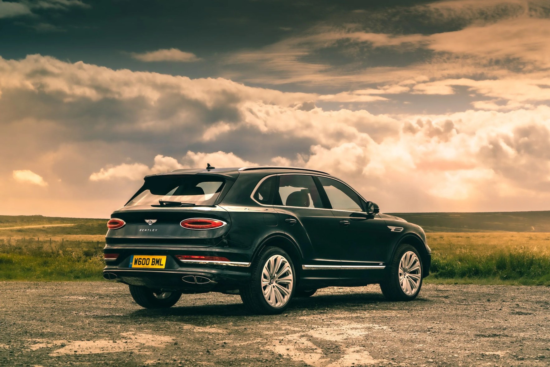 2021 bentley bentayga v8 viridian