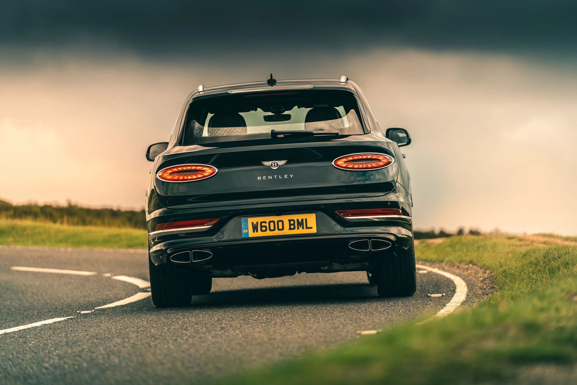 2021 bentley bentayga v8 viridian