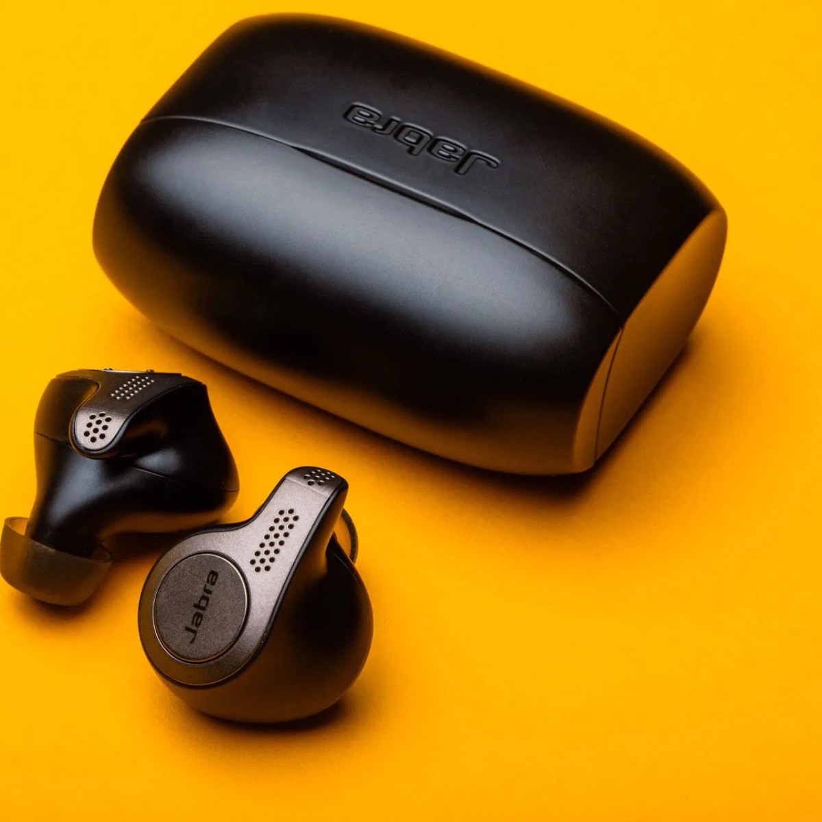 Jabra-Elite-65t-Gear-Patrol-