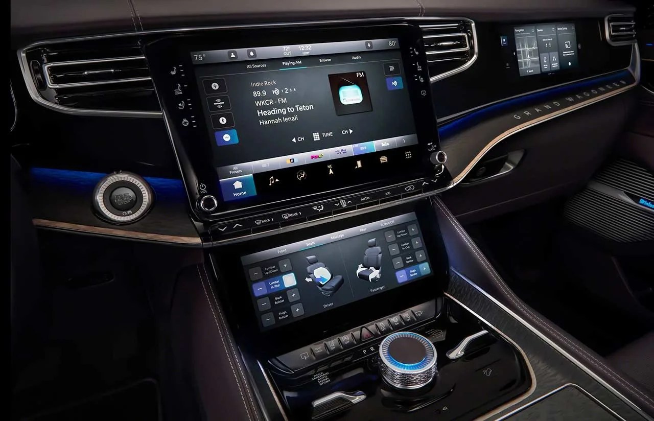jeep wagoneer infotainment screen