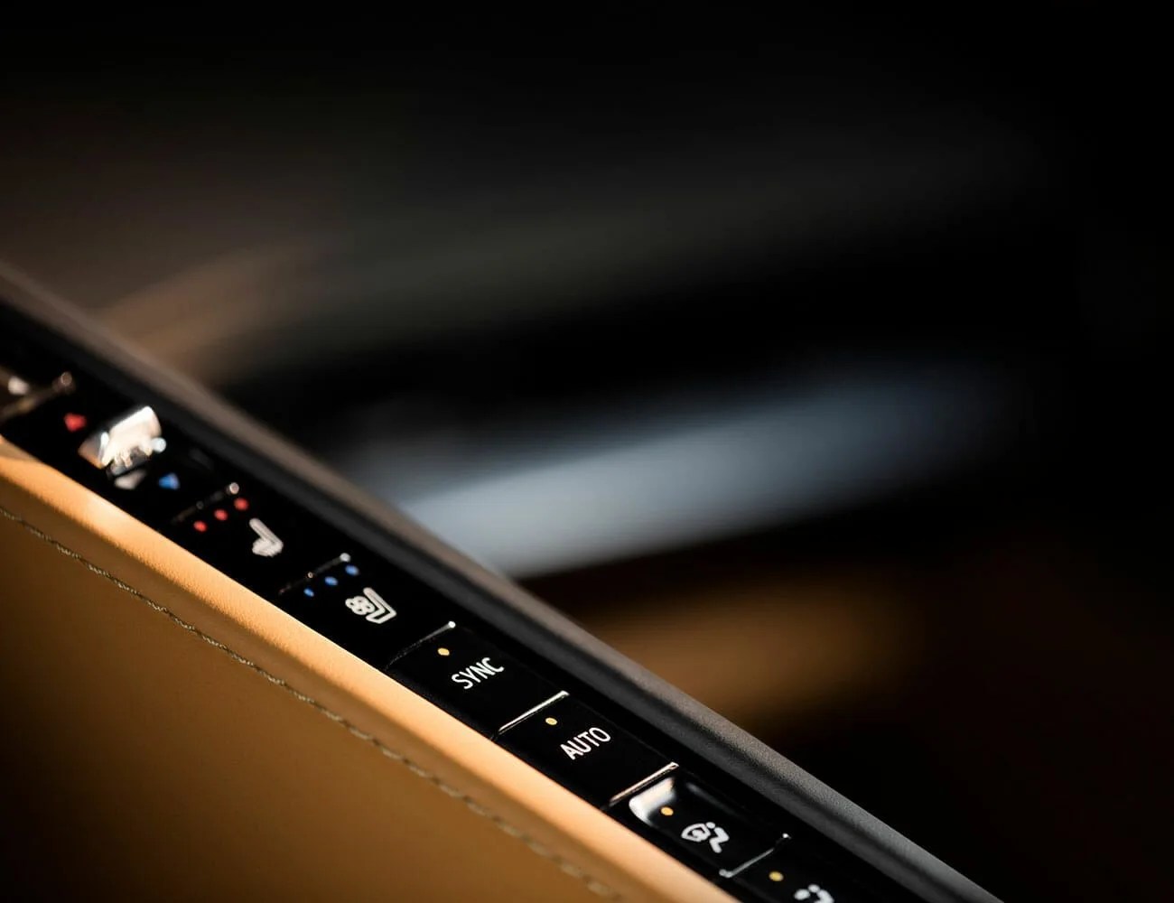 2020-Corvette-Odd-Interior-gear-patrol-ambiance-1