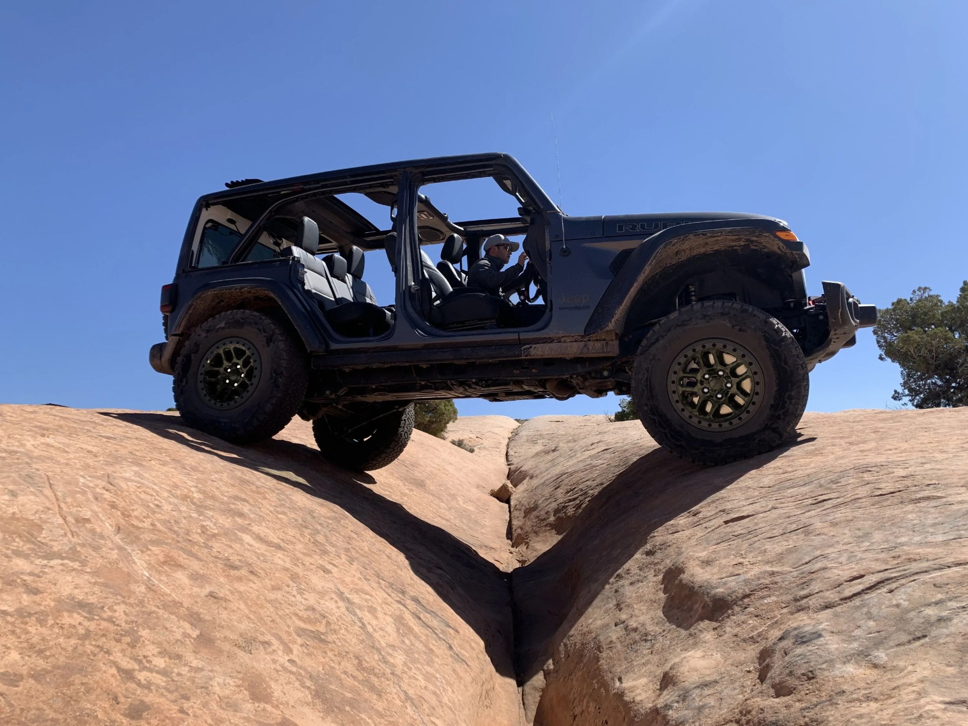 2021 jeep&reg; wrangler rubicon 392
