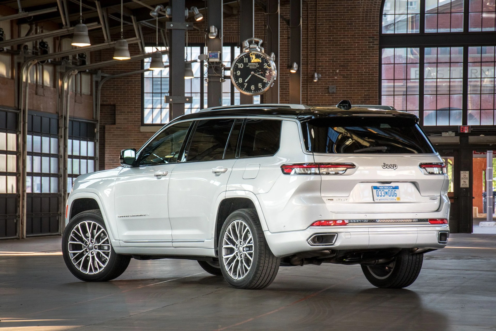 2021 jeep&reg; grand cherokee l summit reserve
