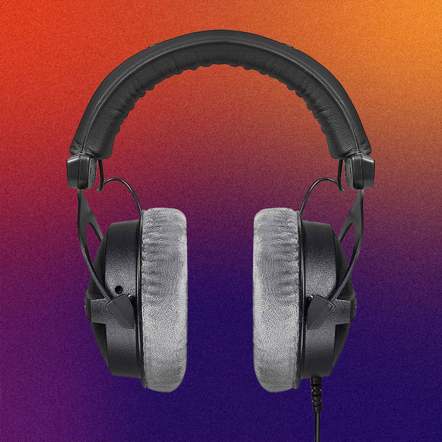 closed back headphones