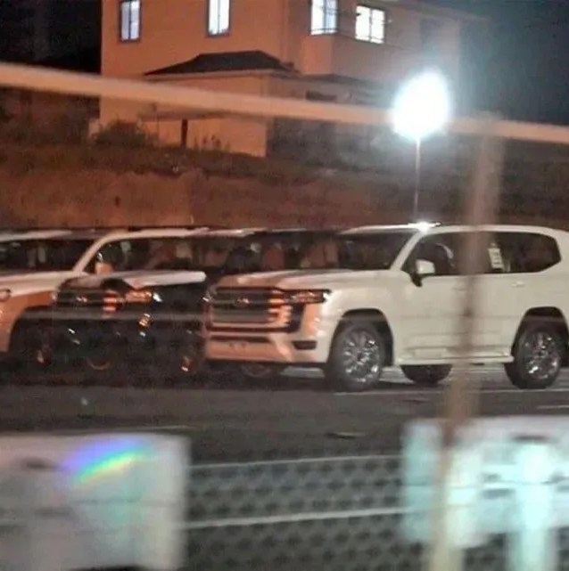 land cruisers