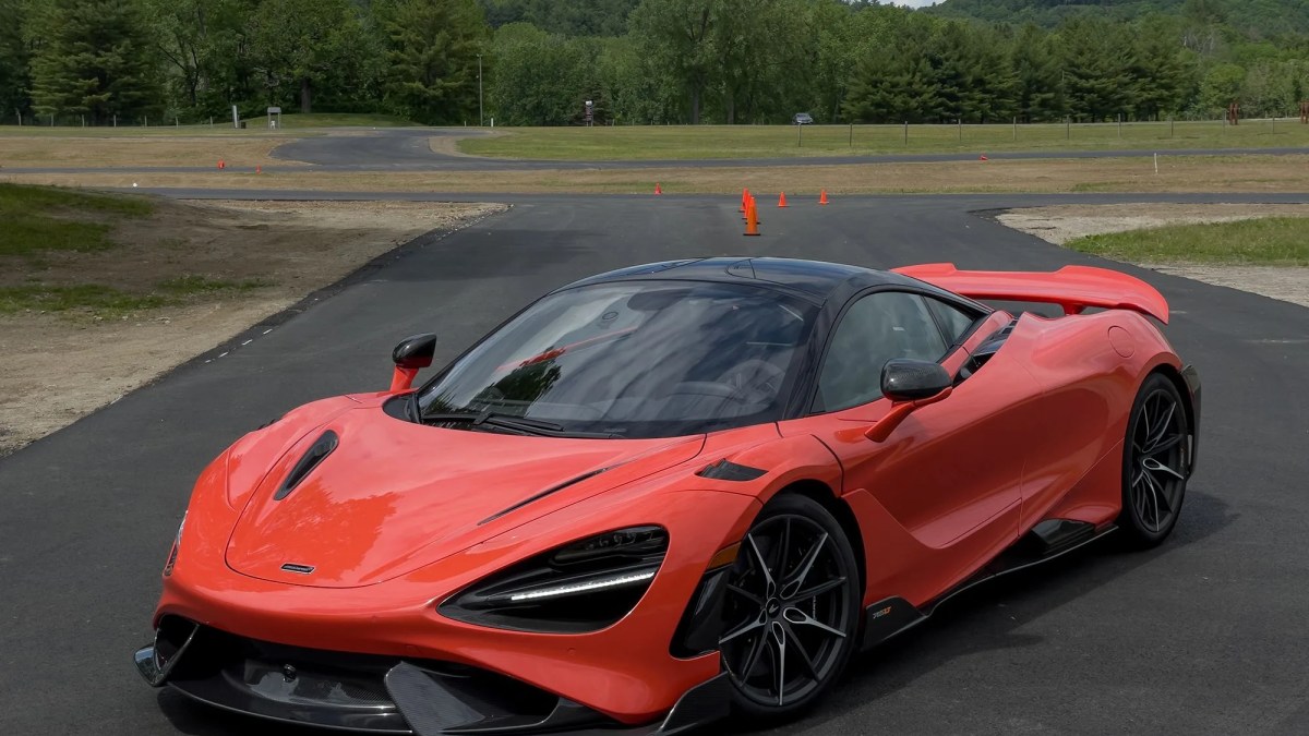 空翔る 2020 McLaren 765LT Track Review