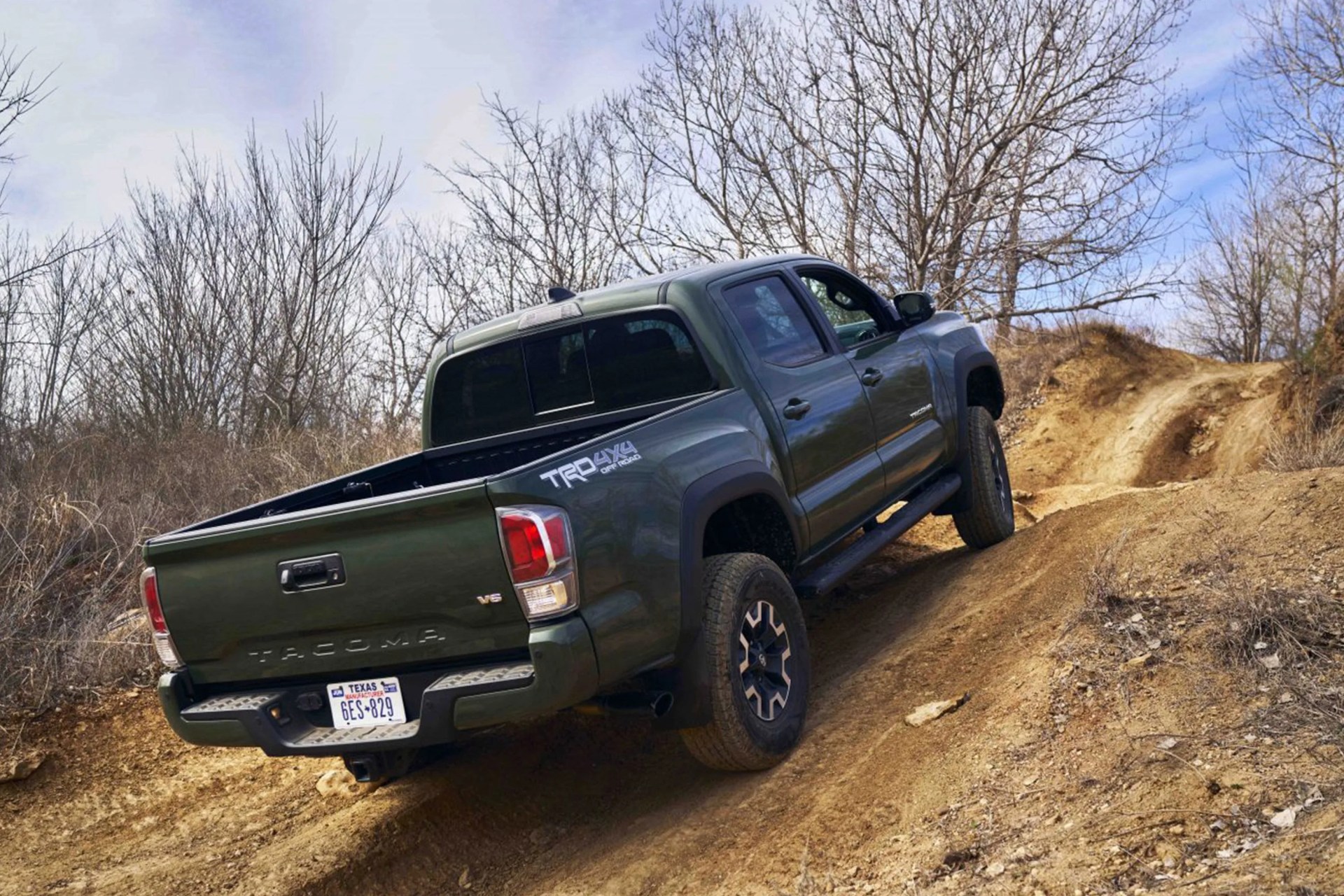toyota tacoma ascending dirt hill