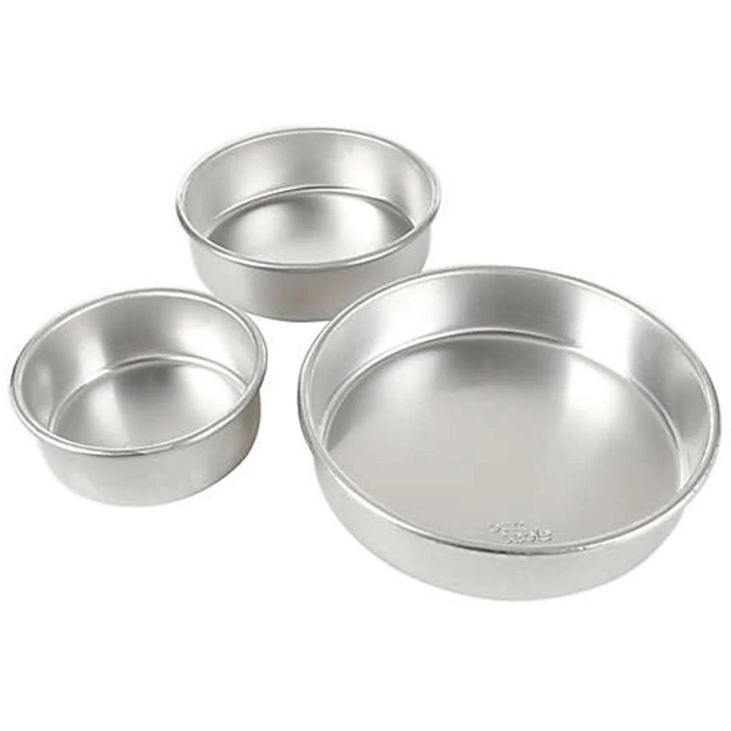 Time to Get Baked. Here Are the Different Types of Bakeware You Should