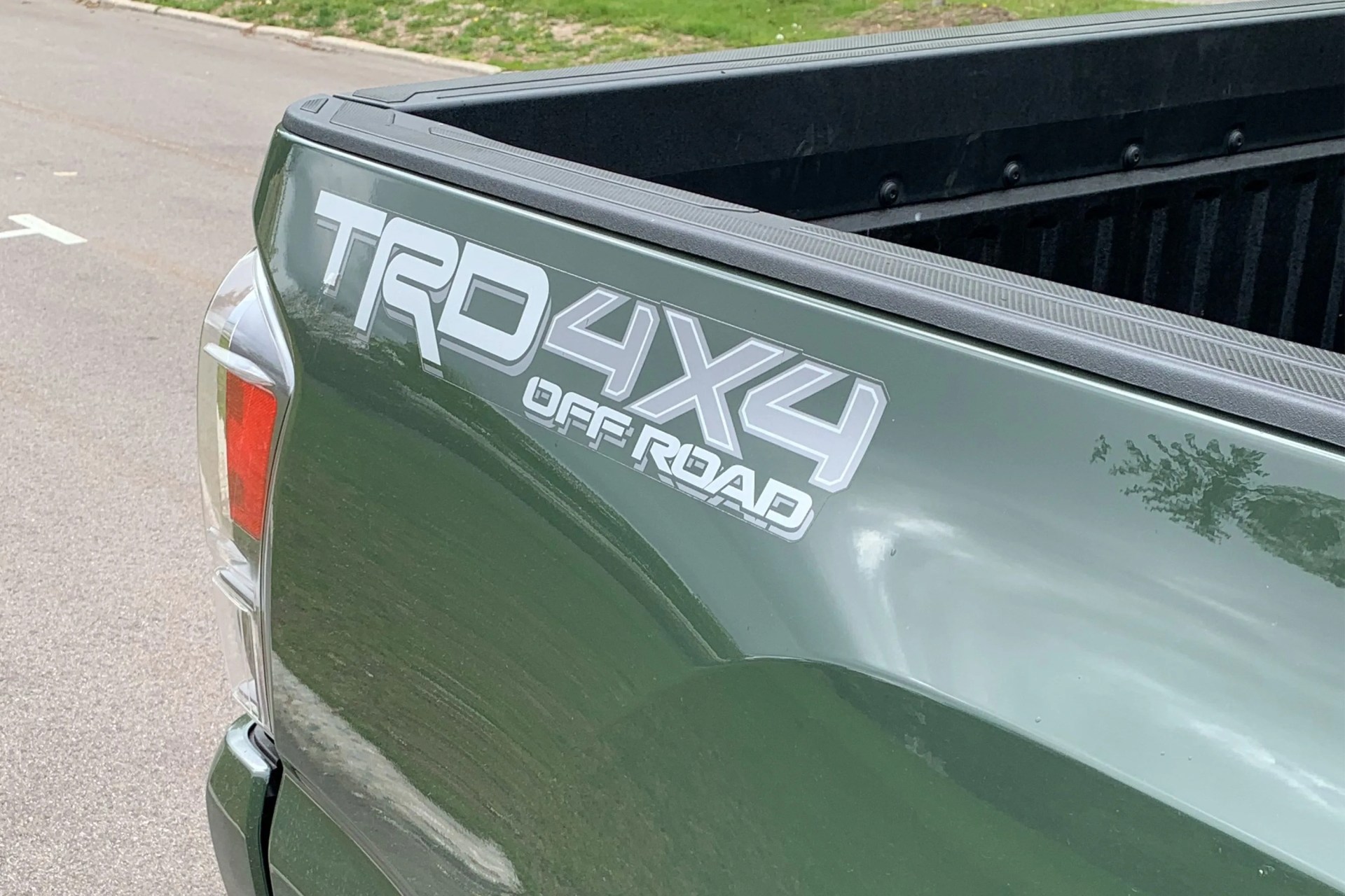 toyota tacoma trd 4x4 logo