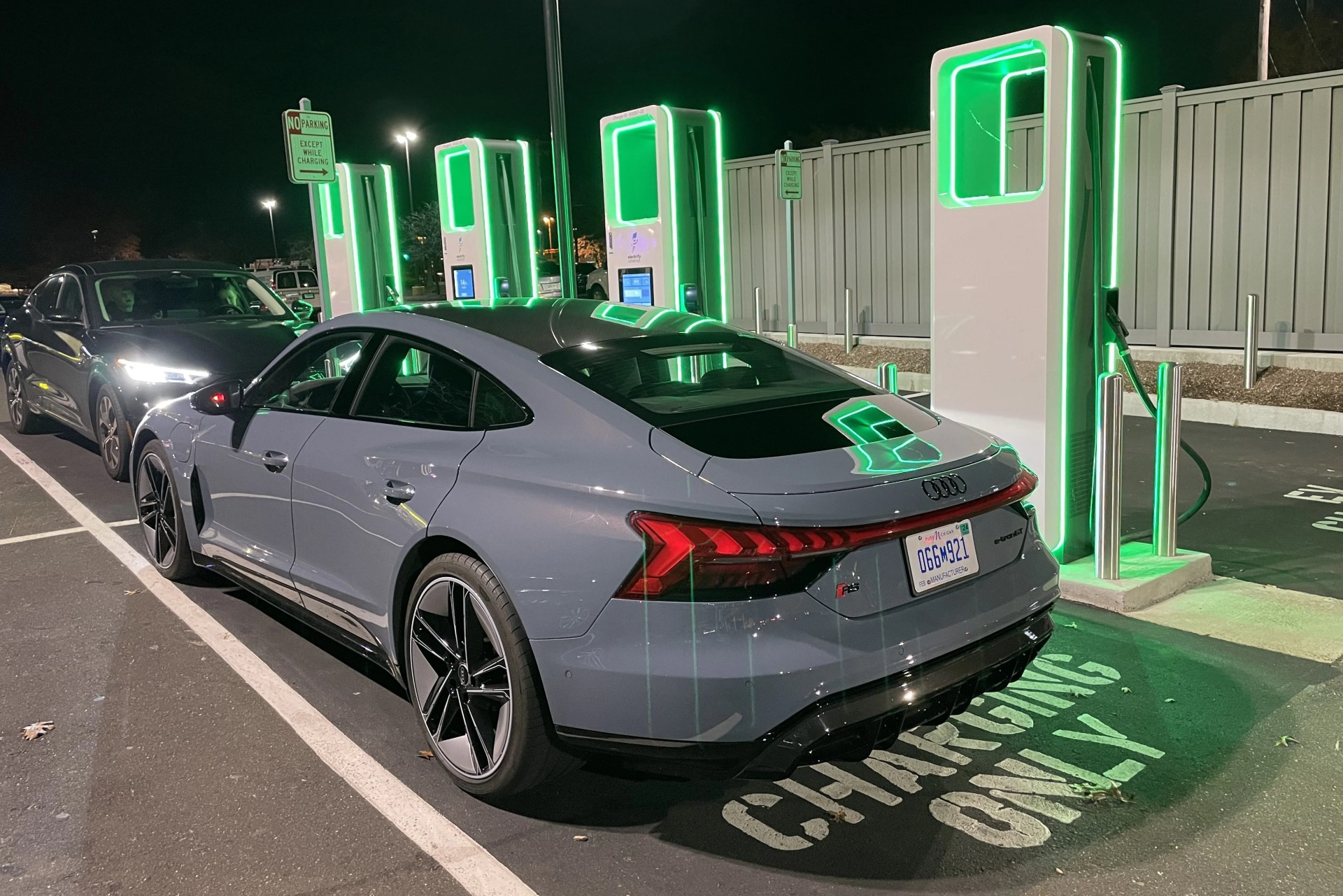 2021 audi rs e tron gt in flat gray