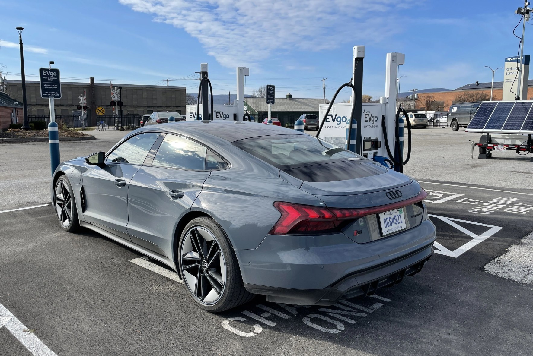 2021 audi rs e tron gt in flat gray