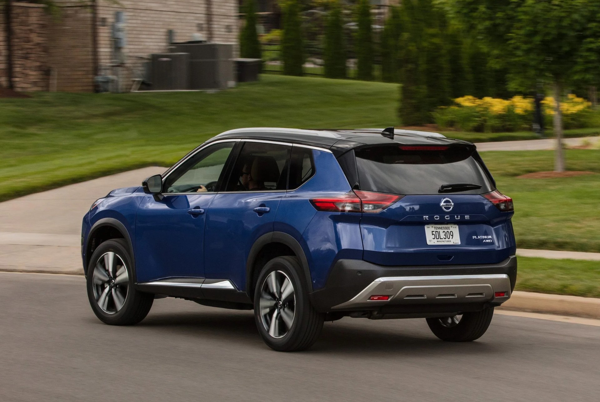 nissan rogue 2021