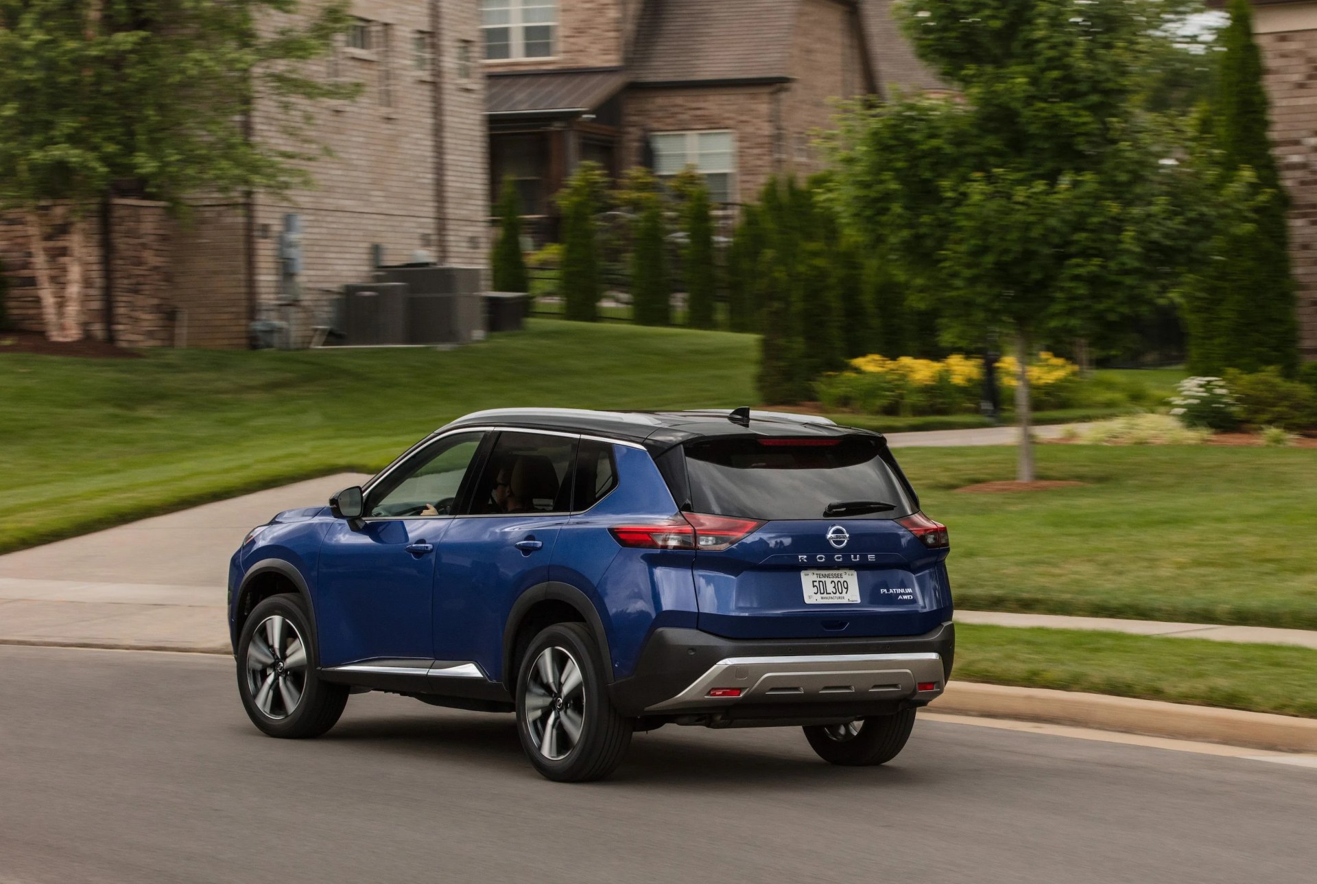 nissan rogue 2021
