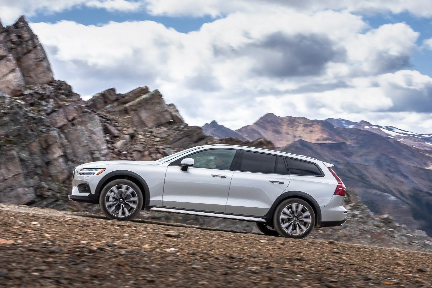 volvo v60 cross country