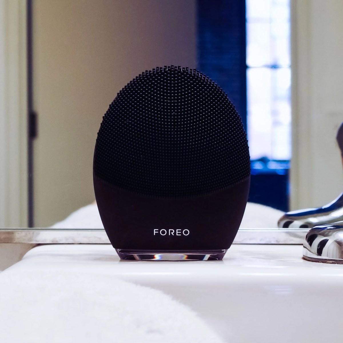 foreo-lead-1-1644270400-jpg.