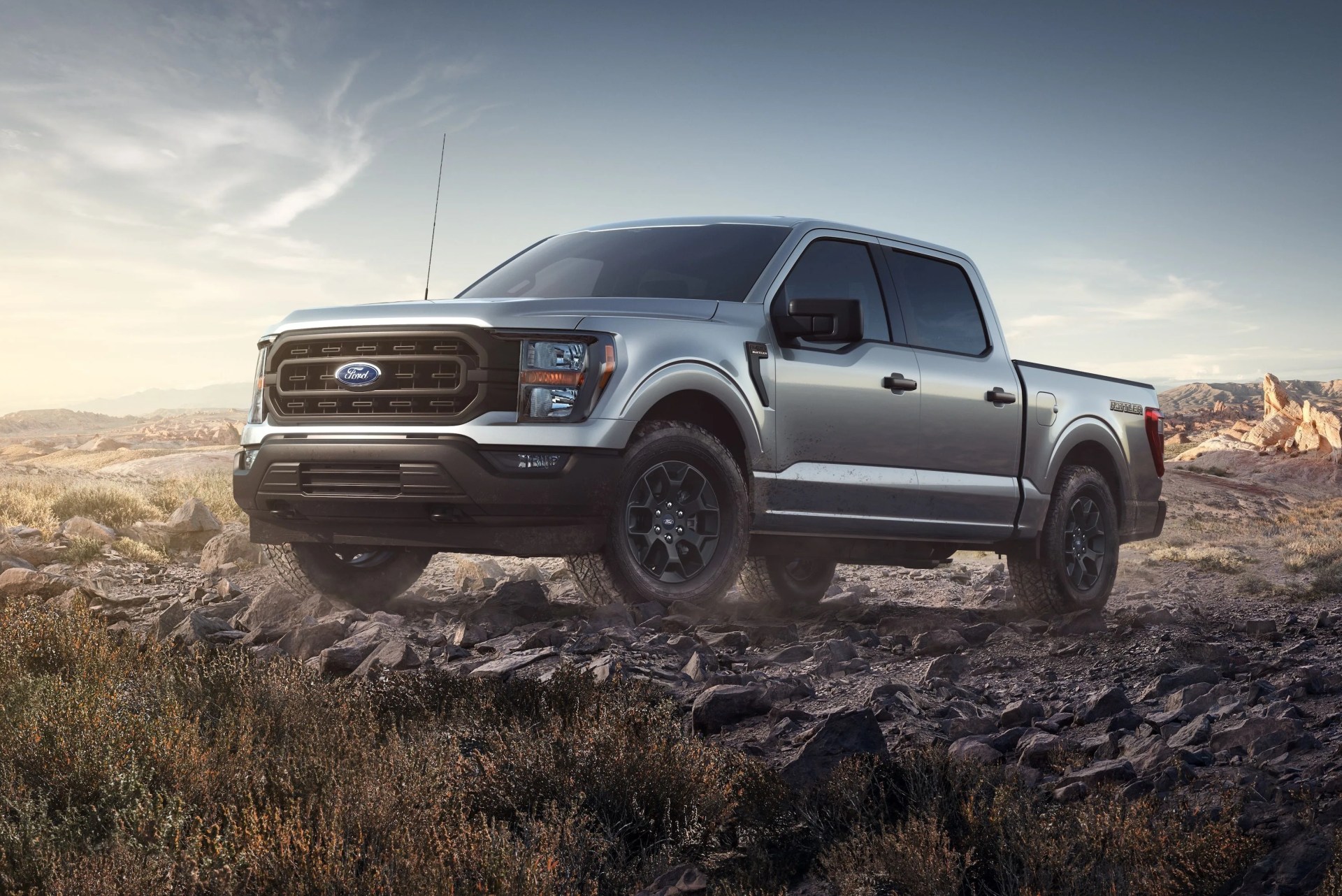 the f 150 rattler package is built off the xl series, with fx4 content featuring skid plates to help ensure built ford tough protection for a confident off road experience, electronic rear locking differential for enhanced traction, hill descent control for precision throttle and braking on steep descents, and specially tuned off road shock absorbers for increased stability over tough terrain in addition, f 150 rattler features rugged all terrain tires for versatility and capability