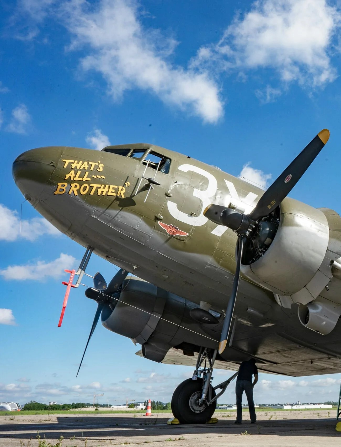 Paris-Air-Show-Pilots-Watches-gear-patrol-ambiance-1