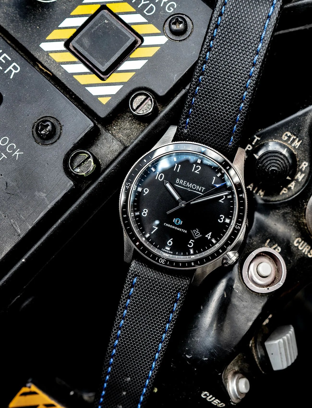 Paris-Air-Show-Pilots-Watches-gear-patrol-ambiance-6