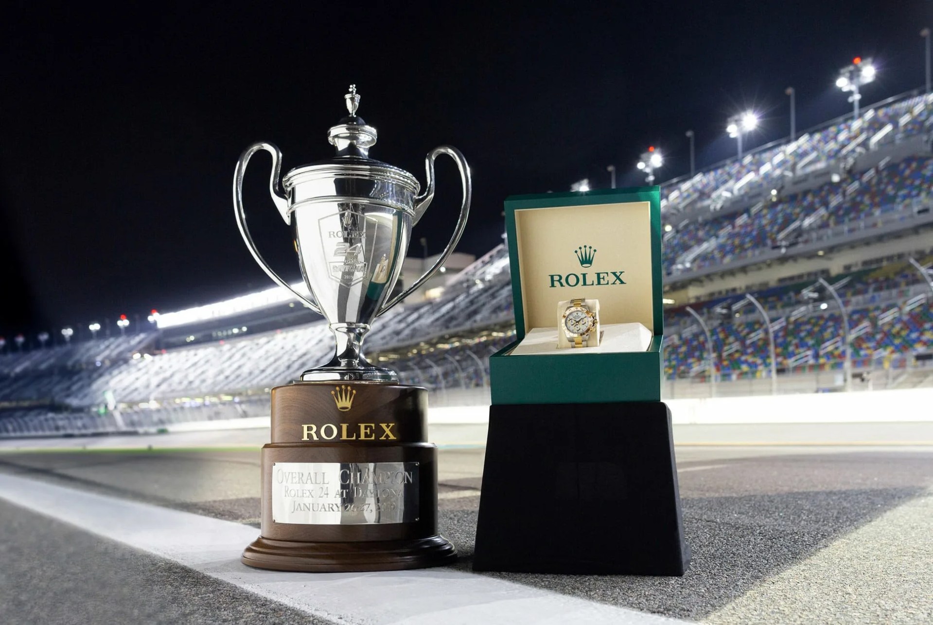 Daytona-Trophy-and-Watch