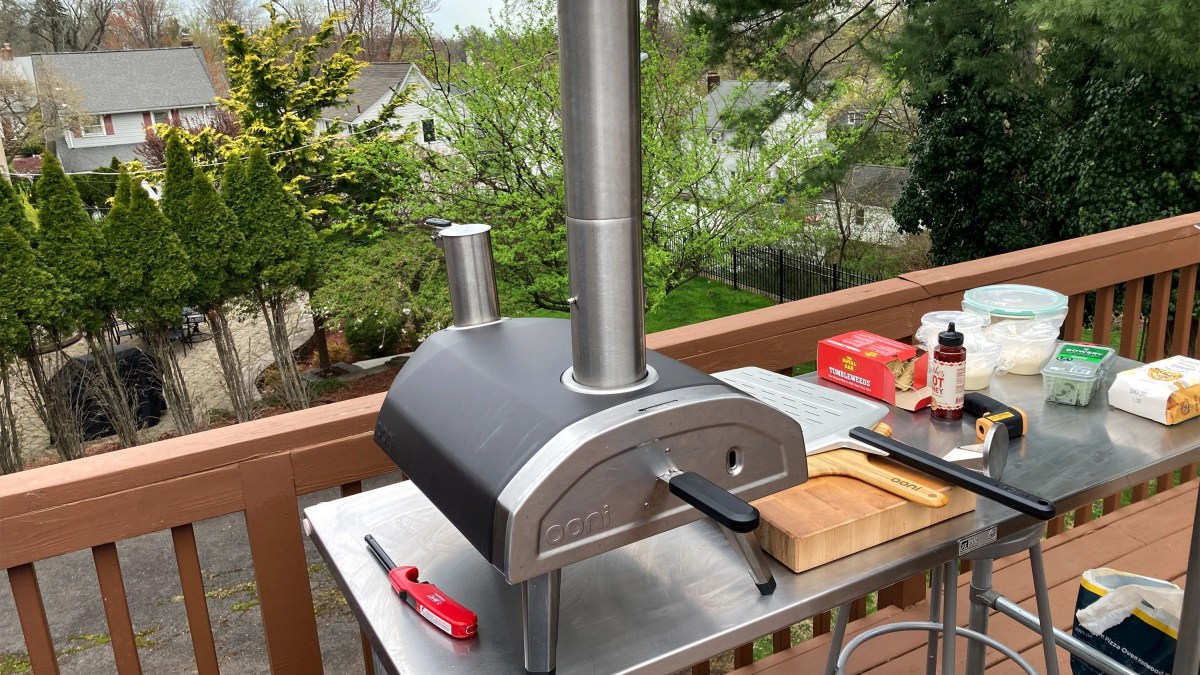 Ooni Fyra 12 Review: A Portable Pizza Oven That's Fun, but Quirky