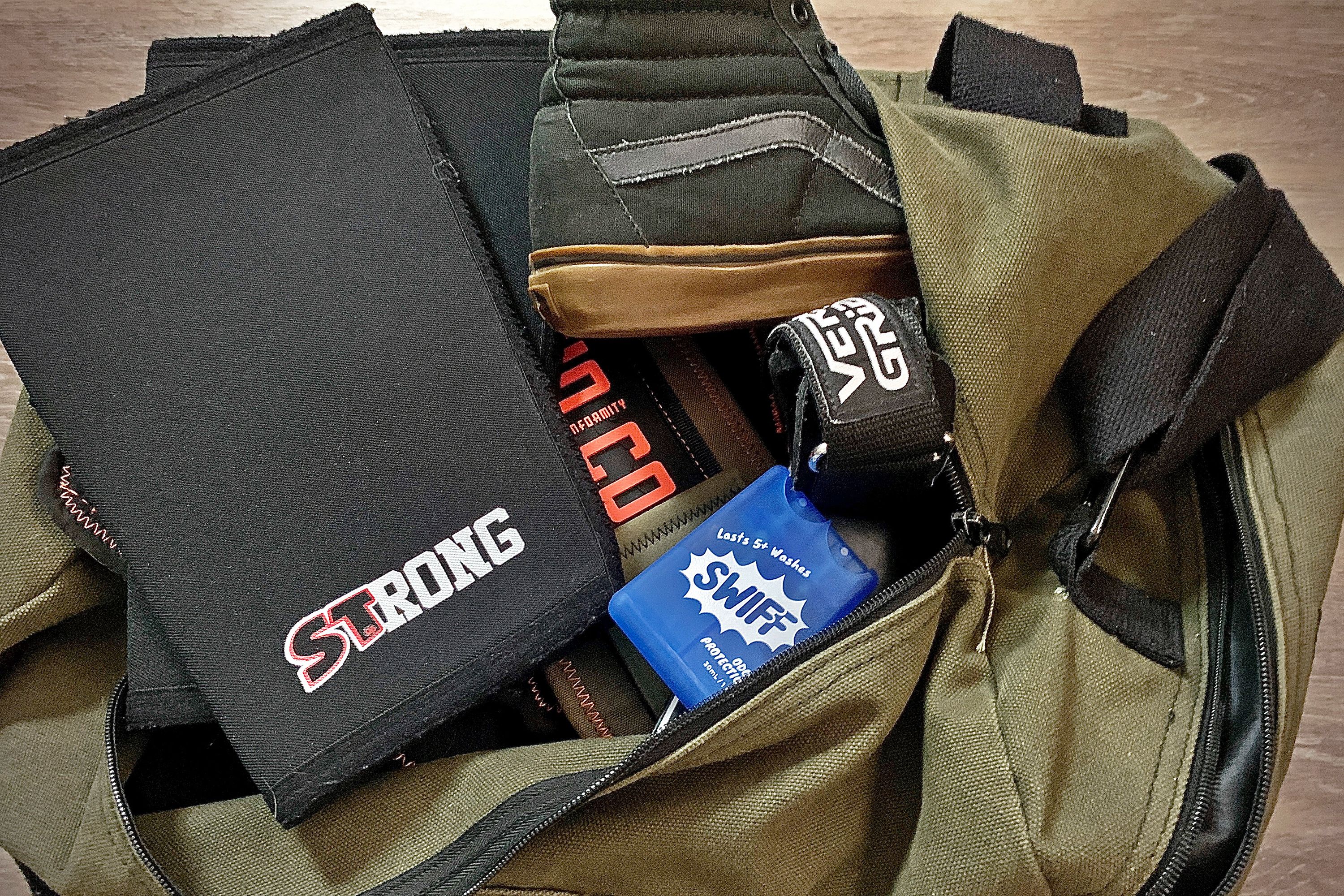 gym bag with swiff spray deodorant