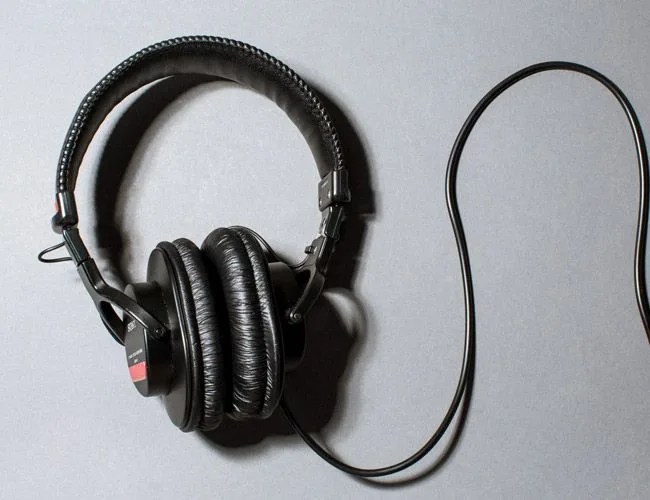 Sony-MDRV6-Gear-Patrol-Lead